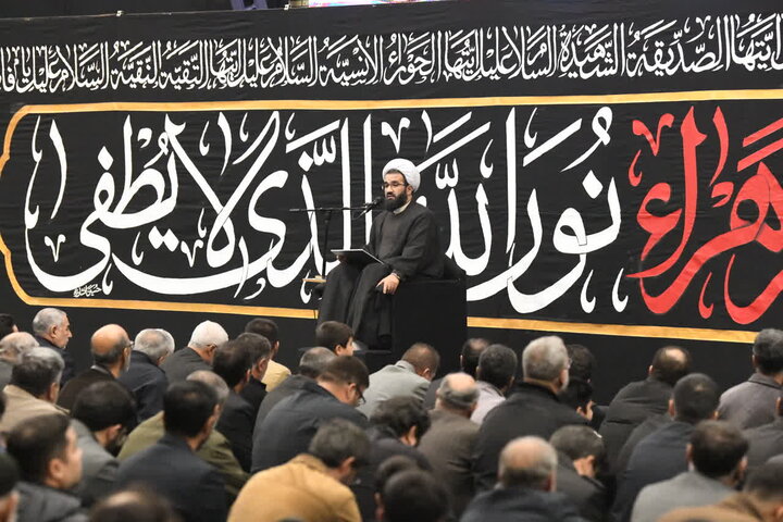 تصاویر/ مراسم عزاداری شب شهادت حضرت زهرا (س) در مصلای امام خمینی (ره) ارومیه