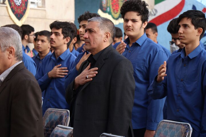 تصاویر/بدرقه با شکوه شهید گمنام در یکی از مدارس پسرانه خرم آباد