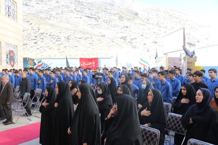 تصاویر/بدرقه با شکوه شهید گمنام در یکی از مدارس پسرانه خرم آباد