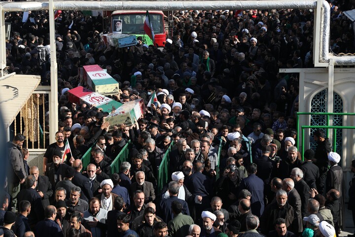 تصاویر/ تشییع پیکر مطهر شهدای گمنام در قم