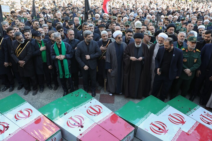 تصاویر/ تشییع پیکر مطهر شهدای گمنام در قم