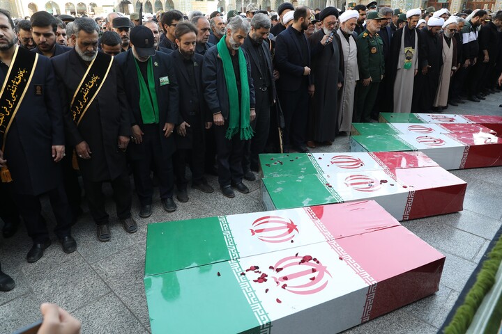 تصاویر/ تشییع پیکر مطهر شهدای گمنام در قم