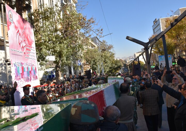 تصاویر/مراسم تشییع پیکرهای مطهر 3 شهید گمنام در شهر سنندج