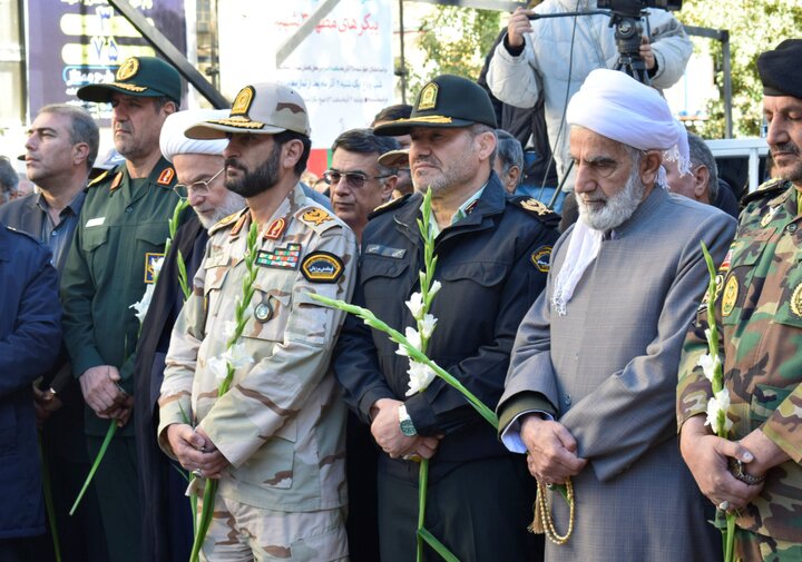 تصاویر/مراسم تشییع پیکرهای مطهر 3 شهید گمنام در شهر سنندج