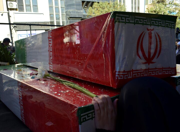 تصاویر/مراسم تشییع پیکرهای مطهر 3 شهید گمنام در شهر سنندج