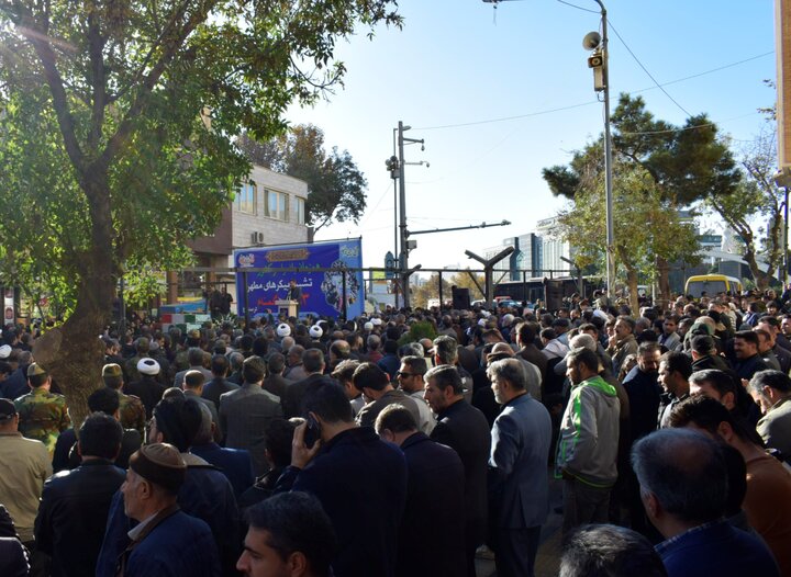 تصاویر/مراسم تشییع پیکرهای مطهر 3 شهید گمنام در شهر سنندج