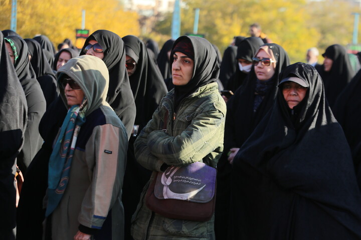 تصاویر / تشییع پیکر مطهر۱۲ شهید گمنام در اصفهان