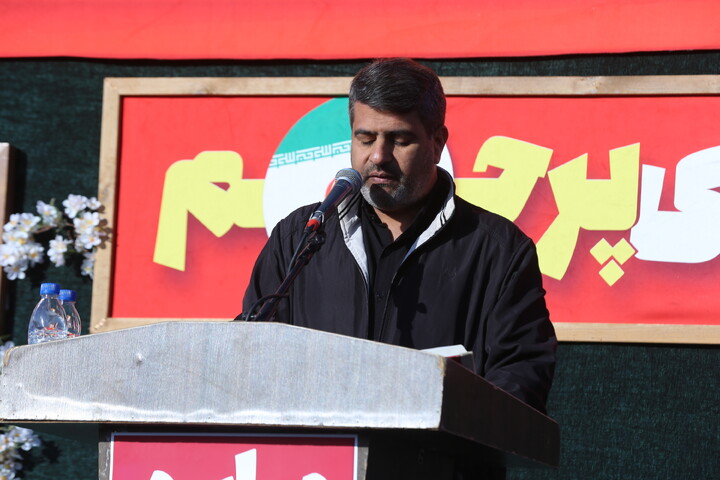 تصاویر / تشییع پیکر مطهر۱۲ شهید گمنام در اصفهان