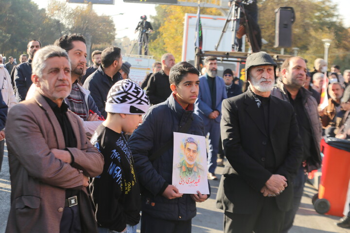 تصاویر / تشییع پیکر مطهر۱۲ شهید گمنام در اصفهان