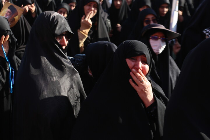 تصاویر / تشییع پیکر مطهر۱۲ شهید گمنام در اصفهان