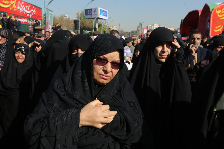 تصاویر / تشییع پیکر مطهر۱۲ شهید گمنام در اصفهان