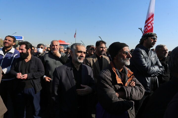 تصاویر / تشییع پیکر مطهر۱۲ شهید گمنام در اصفهان