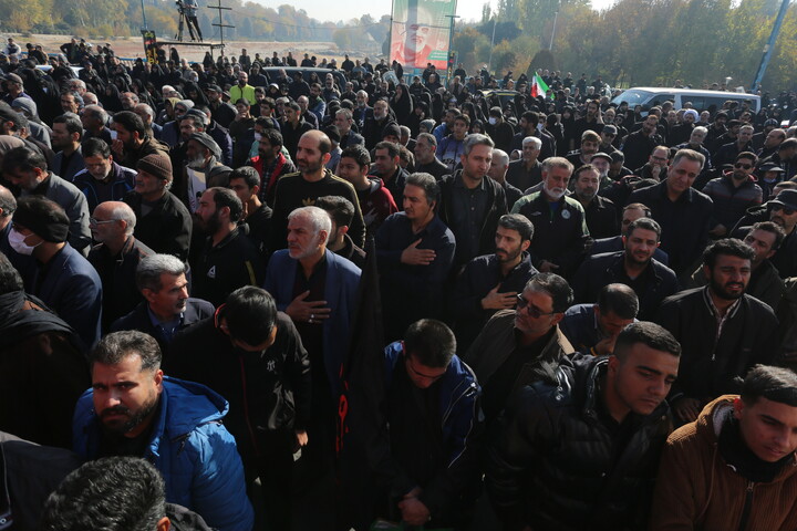 تصاویر / تشییع پیکر مطهر۱۲ شهید گمنام در اصفهان