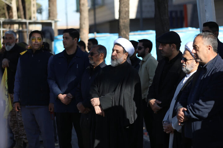 تصاویر/ تشییع شهدای گمنام و اقامه نماز باران در کرمان