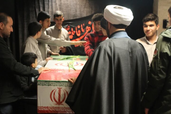 تصاویر/شب اول مراسم شهادت حضرت زهرا (س)در مدرسه علمیه امام صادق علیه السلام قروه