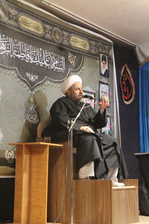 تصاویر/شب اول مراسم شهادت حضرت زهرا (س)در مدرسه علمیه امام صادق علیه السلام قروه