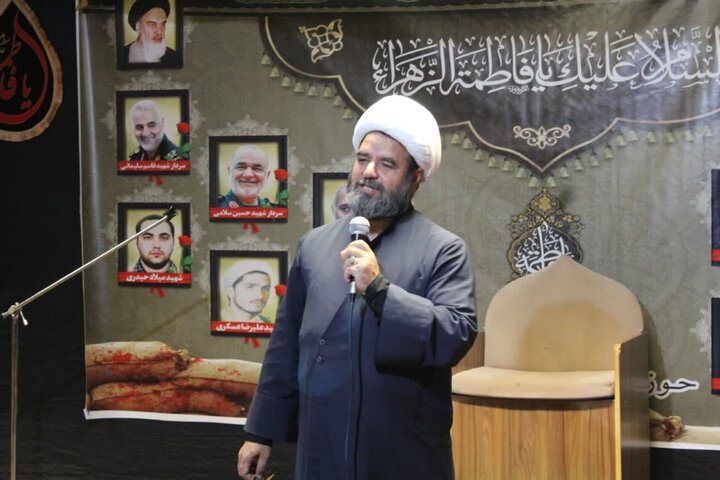 تصاویر/شب اول مراسم شهادت حضرت زهرا (س)در مدرسه علمیه امام صادق علیه السلام قروه