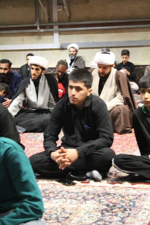 تصاویر/شب اول مراسم شهادت حضرت زهرا (س)در مدرسه علمیه امام صادق علیه السلام قروه