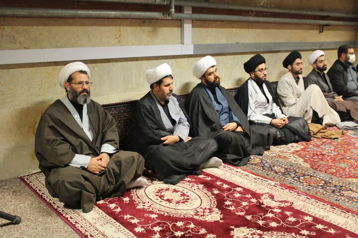 تصاویر/شب اول مراسم شهادت حضرت زهرا (س)در مدرسه علمیه امام صادق علیه السلام قروه