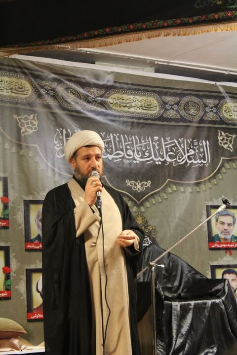 تصاویر/شب اول مراسم شهادت حضرت زهرا (س)در مدرسه علمیه امام صادق علیه السلام قروه