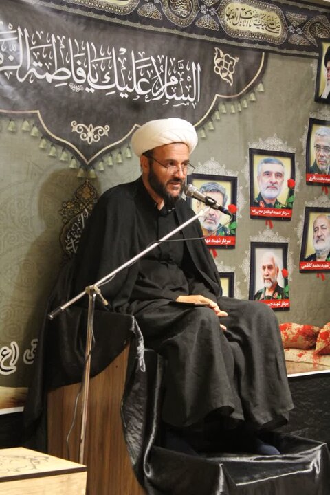 تصاویر/شب اول مراسم شهادت حضرت زهرا (س)در مدرسه علمیه امام صادق علیه السلام قروه