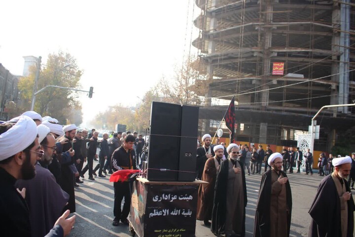 تصاویر / مراسم عزاداری خیابانی هیات عزاداری مدرسه علمیه صاحب الزمان (عج) مرند