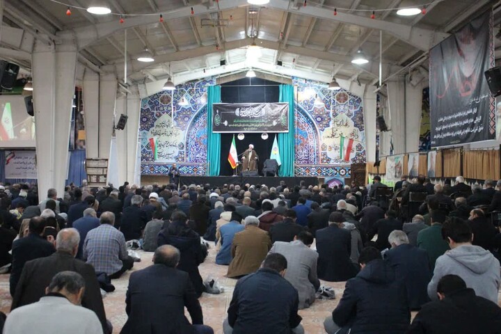 تصاویر / مراسم عزاداری خیابانی هیات عزاداری مدرسه علمیه صاحب الزمان (عج) مرند