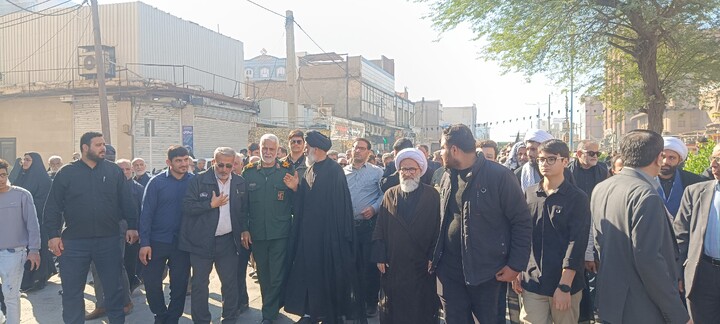 تشییع پیکر پاک هشت شهید گمنام دوران دفاع مقدس در اهواز 