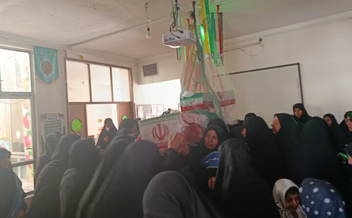 تصاویر/ میزبانی مدرسه علمیه الزهرا(س) ماهان از پیکر مطهر شهید گمنام