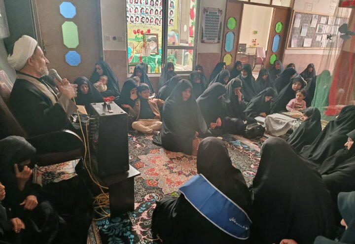 تصاویر/ میزبانی مدرسه علمیه الزهرا(س) ماهان از پیکر مطهر شهید گمنام