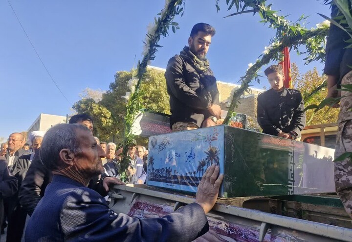 تصاویر / تشییع باشکوه پیکر مطهر شهدای گمنام در زنجان