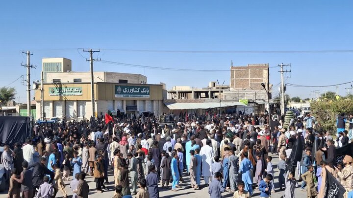 مراسم دسته‌روی هیئت‌های مذهبی شهرستان دلگان به مناسبت ایام شهادت حضرت فاطمه زهرا(س)