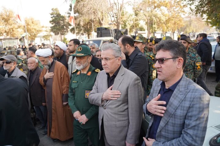 تصاویر / تشییع شهدای گمنام توسط مردم استان قزوین