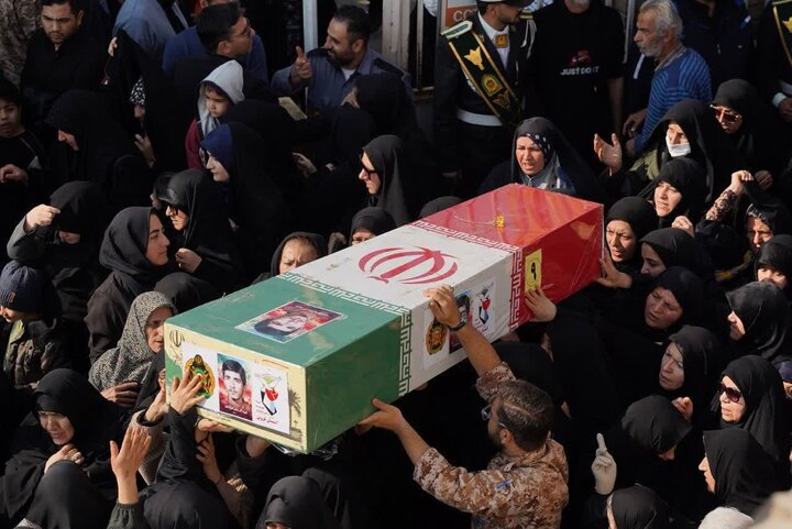 تصاویر / تشییع شهدای گمنام توسط مردم استان قزوین