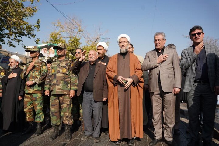 تصاویر / تشییع شهدای گمنام توسط مردم استان قزوین