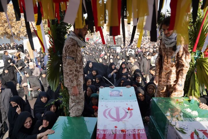 تصاویر / تشییع شهدای گمنام توسط مردم استان قزوین