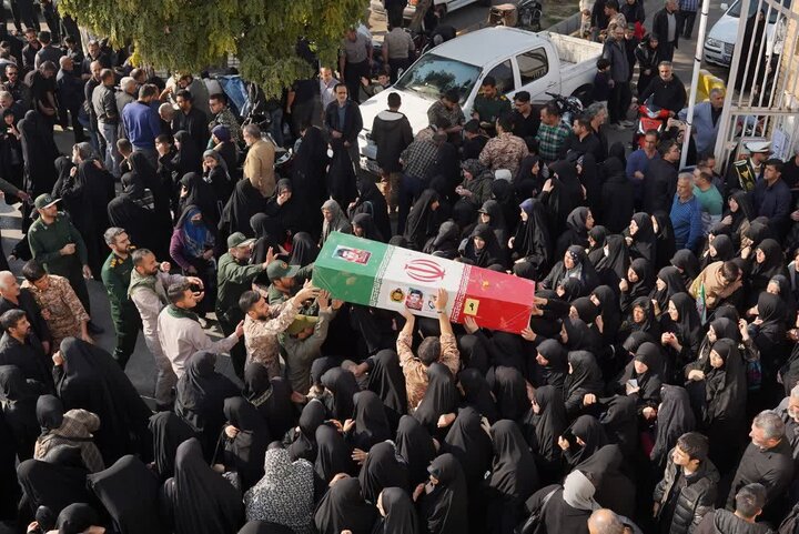 تصاویر / تشییع شهدای گمنام توسط مردم استان قزوین