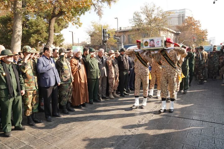 تصاویر / تشییع شهدای گمنام توسط مردم استان قزوین