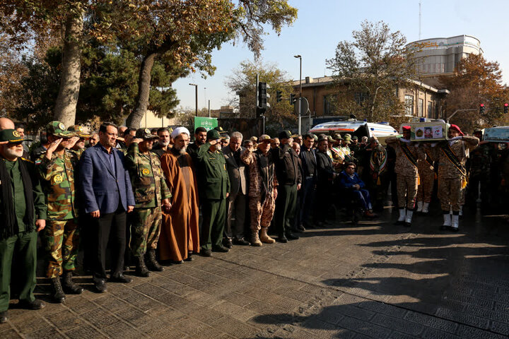 تصاویر / تشییع شهدای گمنام توسط مردم استان قزوین