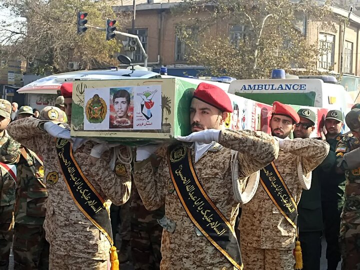 تصاویر / تشییع شهدای گمنام توسط مردم استان قزوین