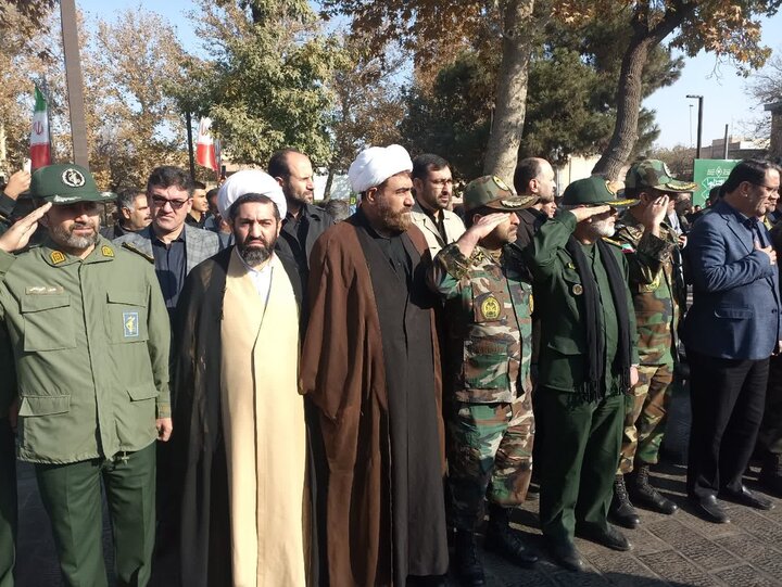 تصاویر / تشییع شهدای گمنام توسط مردم استان قزوین