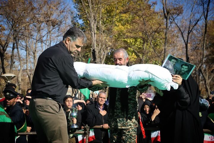 تصاویر/مراسم تشییع شهید گمنام در پارک‌شهدای گمنام اراک