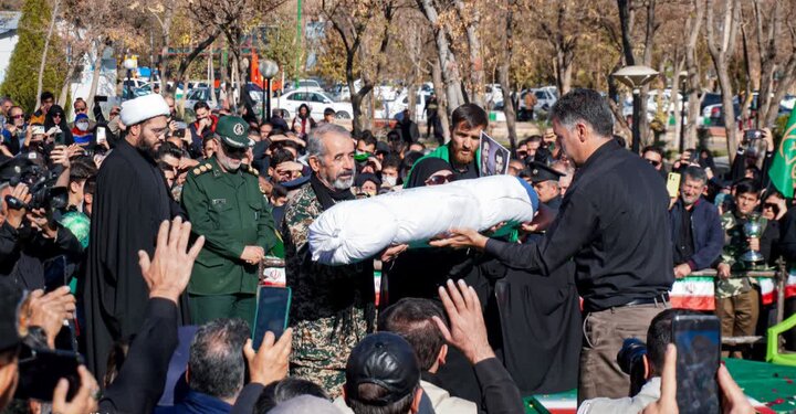 تصاویر/مراسم تشییع شهید گمنام در پارک‌شهدای گمنام اراک