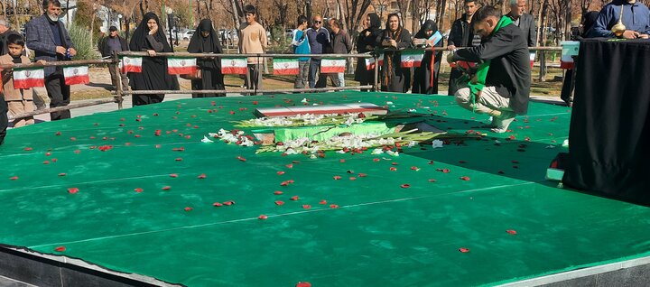 تصاویر/مراسم تشییع شهید گمنام در پارک‌شهدای گمنام اراک