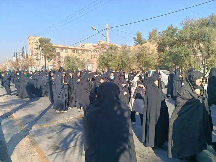 تصاویر/کاروان عزاداری شهادت حضرت زهرا (س)در ساوه