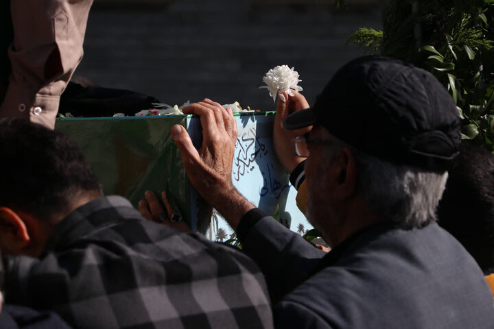 جلوه ای از شکوه تشییع شهدای فاطمی در اراک