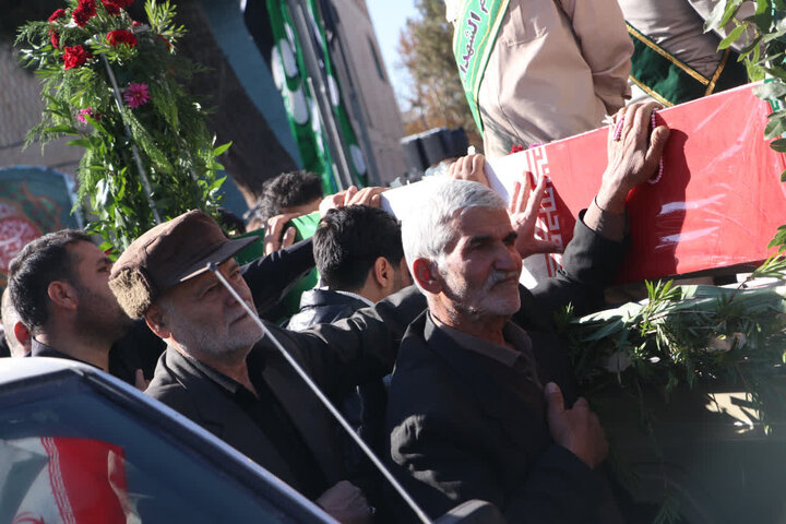 جلوه ای از شکوه تشییع شهدای فاطمی در اراک