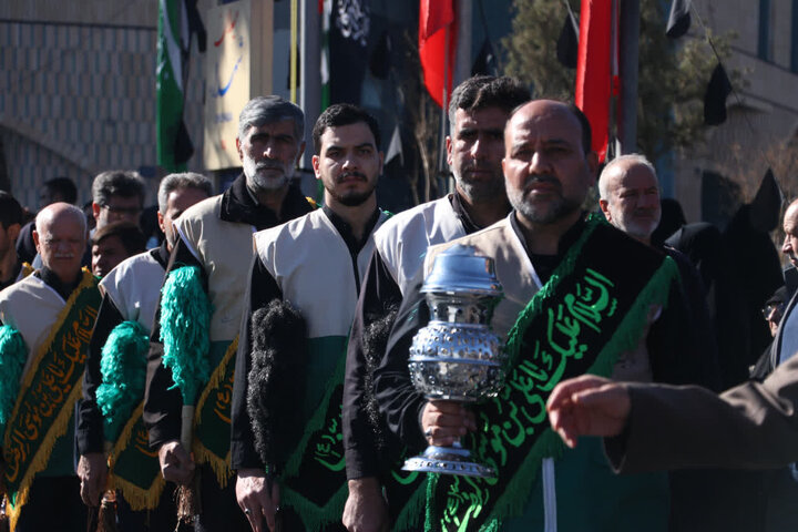 جلوه ای از شکوه تشییع شهدای فاطمی در اراک