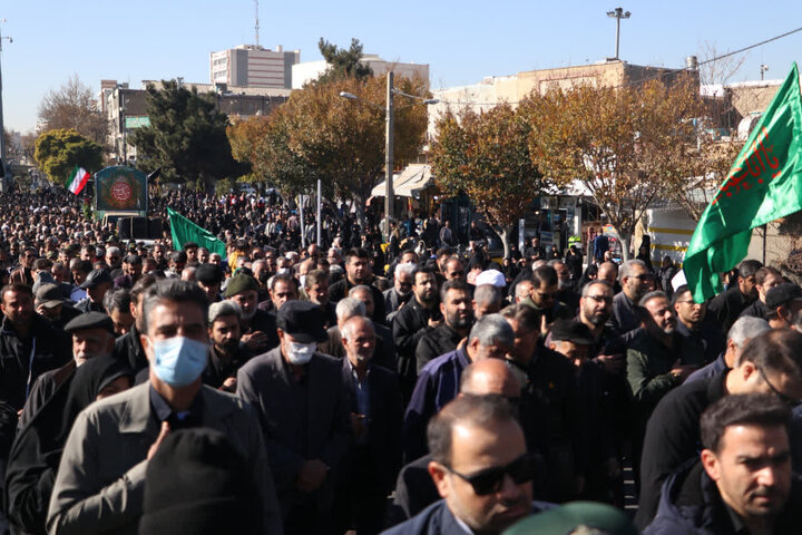 جلوه ای از شکوه تشییع شهدای فاطمی در اراک