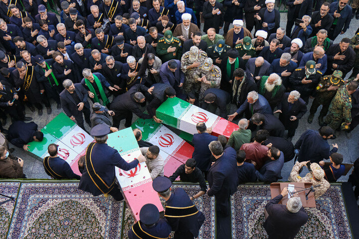 تصاویر/ تشییع پیکر مطهر شهدای گمنام در قم-2